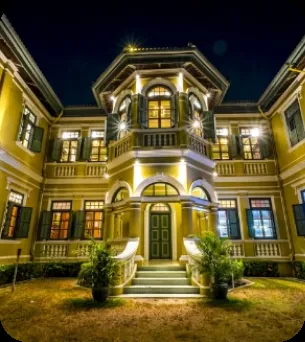 Hotels & Villas